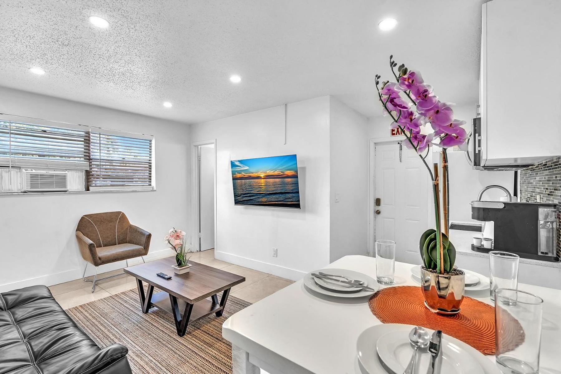 New Boutique 1 Bdrm Close To Beach & Casino #211 Голливуд Экстерьер фото