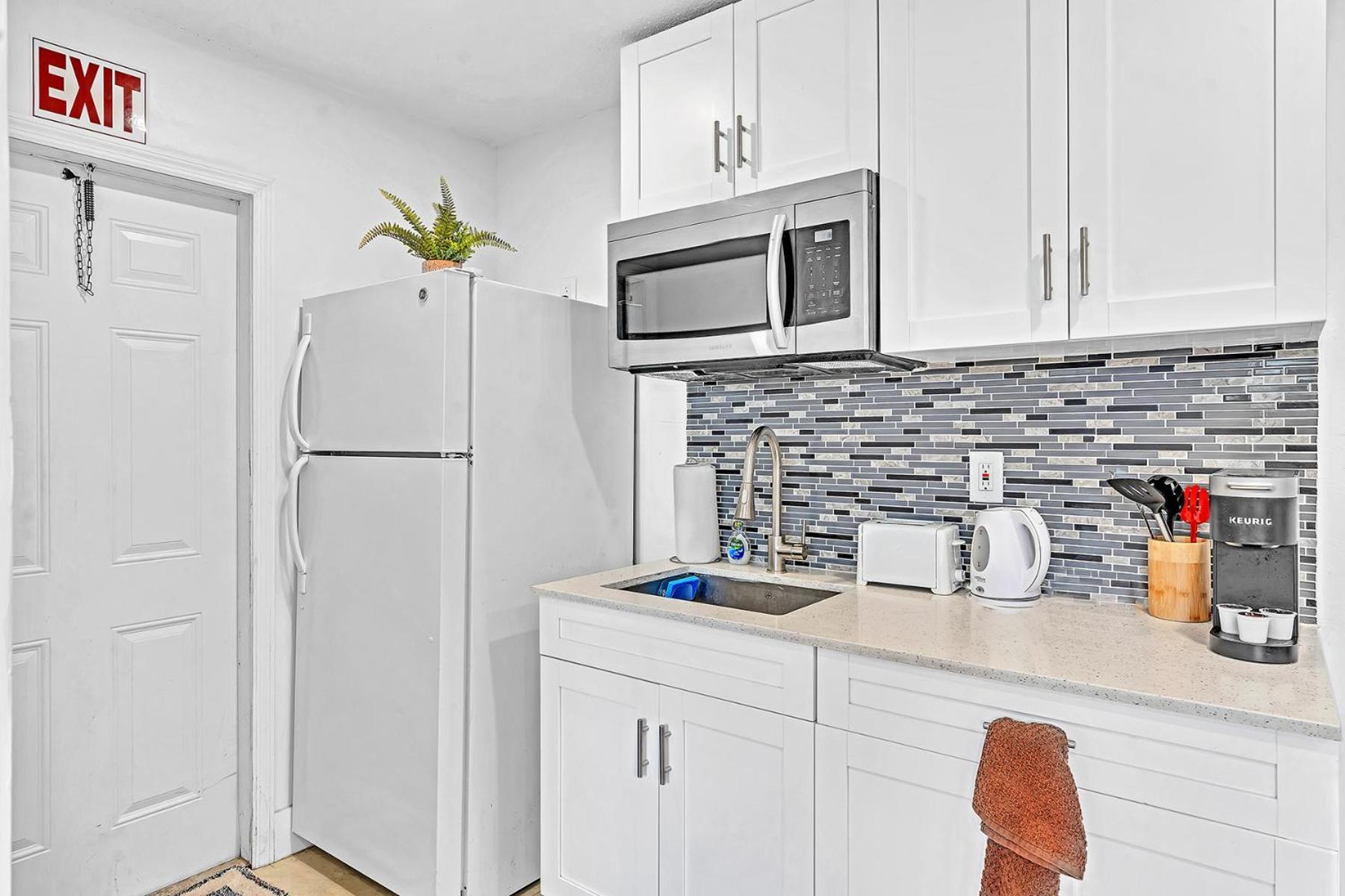 New Boutique 1 Bdrm Close To Beach & Casino #211 Голливуд Экстерьер фото